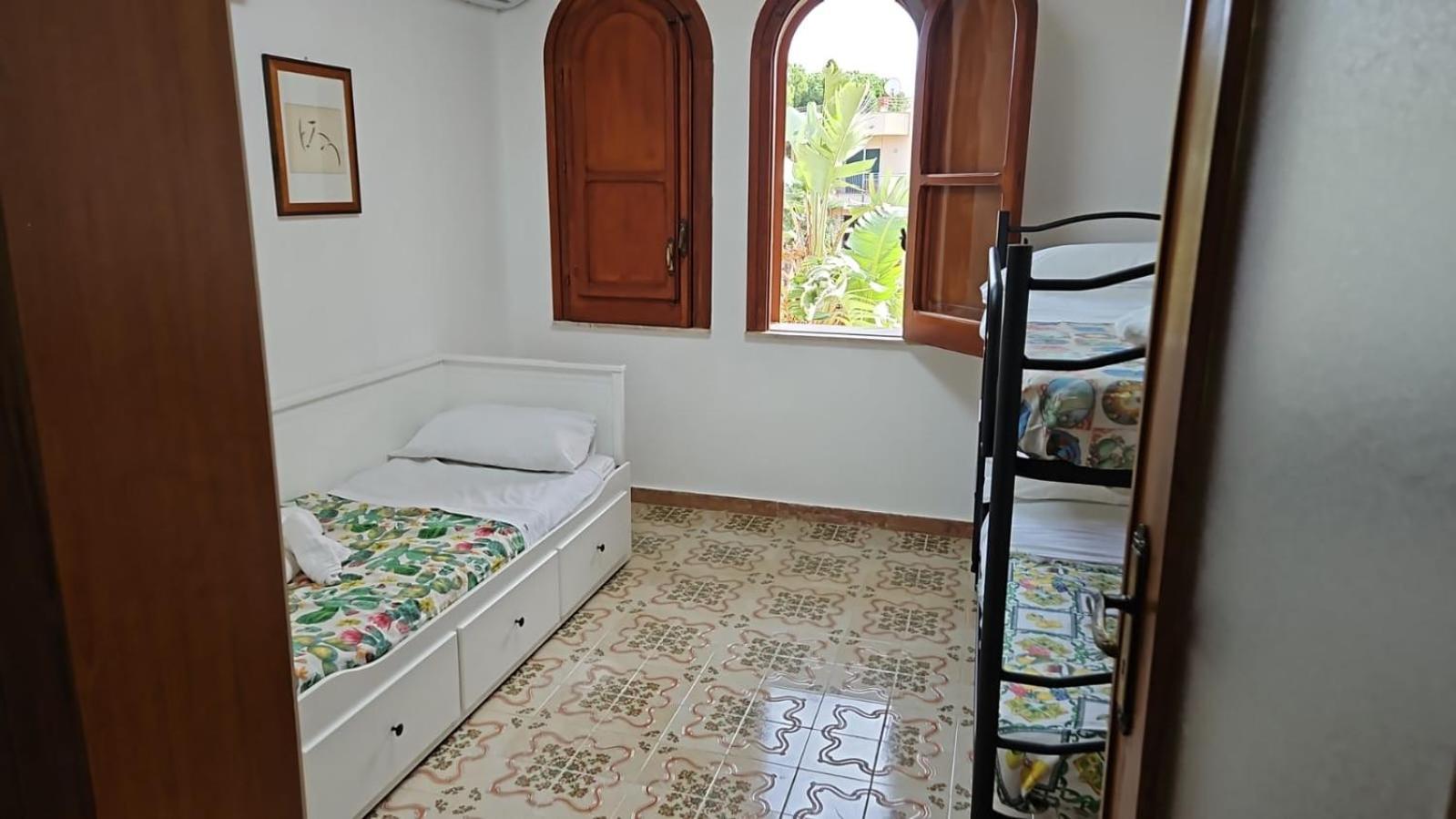 Villa Silvia กาสเตลดัชเชีย ภายนอก รูปภาพ