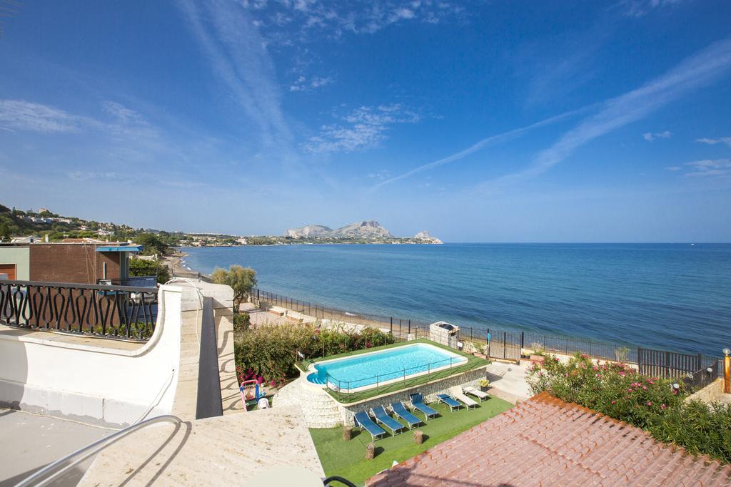 Villa Silvia กาสเตลดัชเชีย ภายนอก รูปภาพ